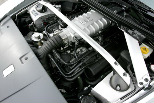 英伦贵胄 试驾阿斯顿马丁v8 vantage高清图片