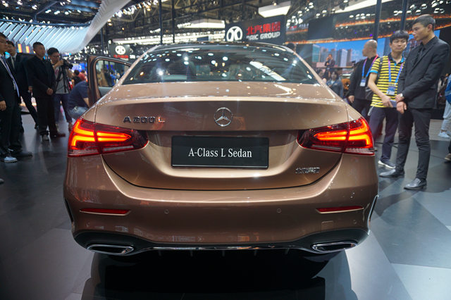 奔驰A级三厢版亮相2018北京车展