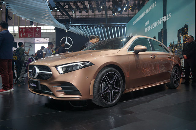 奔驰A级三厢版亮相2018北京车展