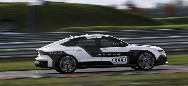 奥迪自动驾驶技术征服赛道