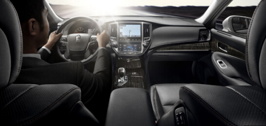 先定个小目标：买辆全新CROWN皇冠可好？