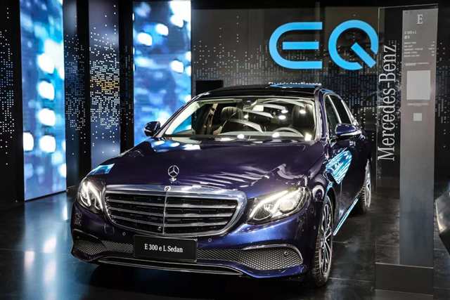 奔驰s600l 内饰_奔驰s600l_s600l奔驰价格