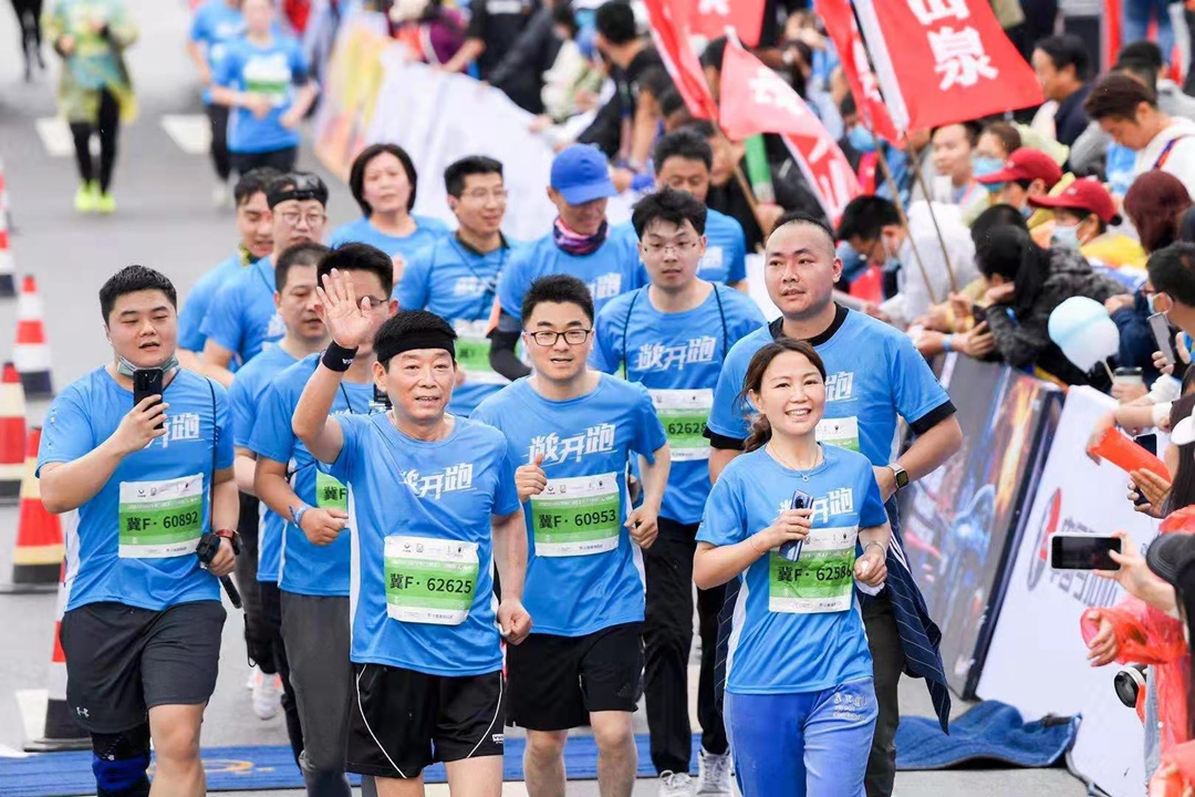 魏建军领跑马拉松真正目的何在？