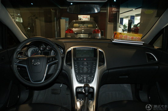 2010�� ���Ӣ��XT1.8L�Զ������� ����ʵ��