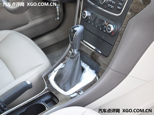 20万运动中级车 致胜对比东风标致508