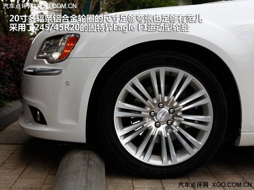新美国派 试驾全新进口克莱斯勒300C