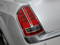 ��ս������λ ����˹��300C�ԱȰµ�A6L
