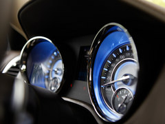 ��ս������λ ����˹��300C�ԱȰµ�A6L
