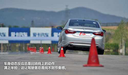 个性温柔的韩国“辣妹” 测第八代索纳塔