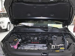 一汽丰田 RAV4 2.0 AT 发动机局部特写