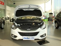 北京现代 ix35 2.4 GLS 2WD AT 车辆发动机舱整体