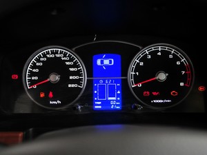 重庆力帆 力帆620 2012款 1.5L 手动舒适B型 重庆力帆 力帆620 2012款 1.5L 手动舒适B型