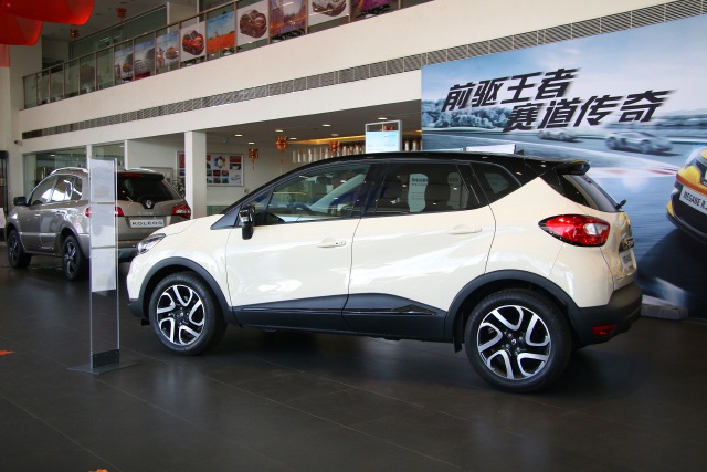 雷诺卡缤1.2T自动豪华型实拍 活泼可爱