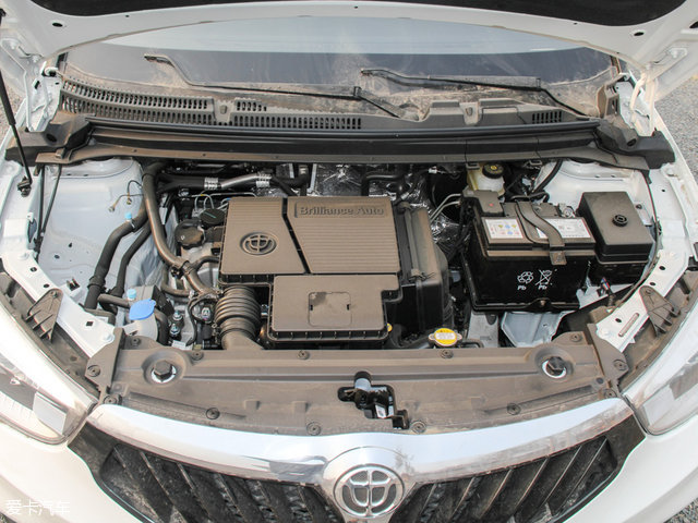 中华v3为消费者提供1.5l自然吸气发动机和1.5l涡轮增压发动机.