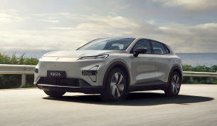 价格相近选谁更值?深蓝S05 PK 零跑C10,谁更懂家庭用户需求?