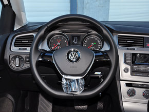 一汽-大众  1.4TSI 自动 方向盘整体