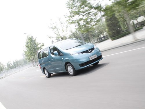 郑州日产 NV200