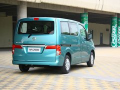 郑州日产 NV200