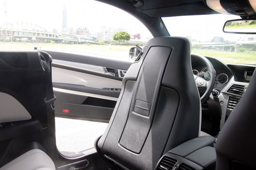ԼݱE-Coupe 350