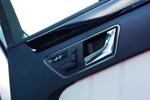 ӳٶȶԾ E300LսµA6L