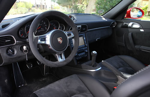 可驾驭的疯狂 试驾保时捷911 Carrera