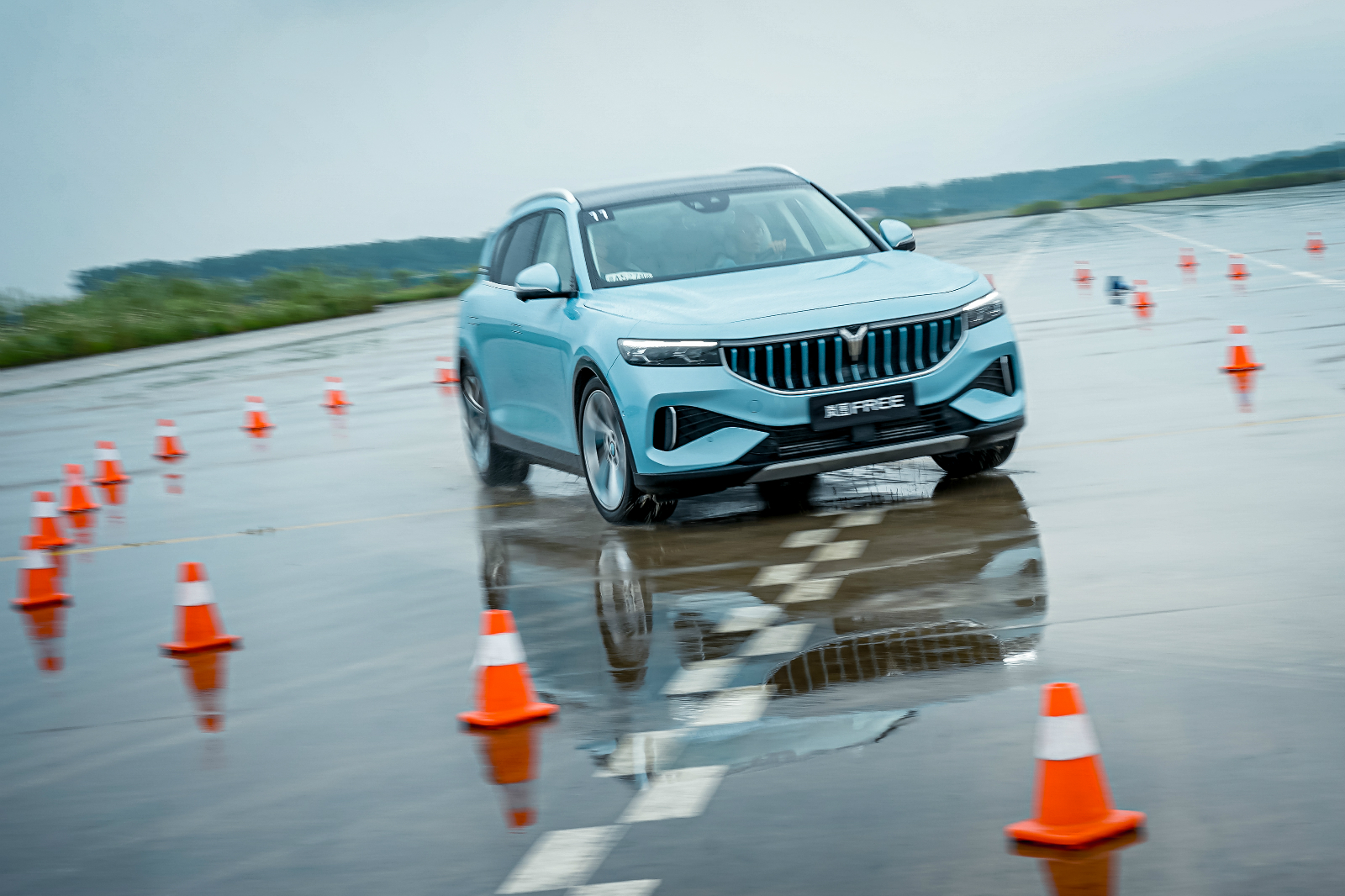 ͼFREEȫԼ ܼ綯SUV