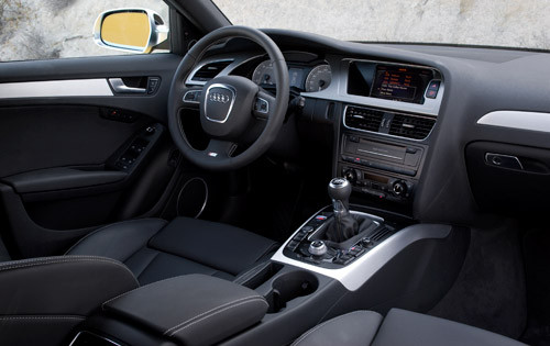 ۺʵԱȣµS4ԱȲԱ335i