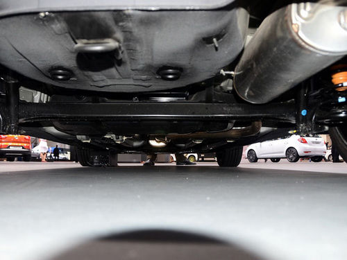 悬挂系统也得到升级,依然采用麦弗逊式前悬和ctba整体扭杆梁式后悬,但