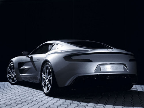 阿斯顿·马丁one-77目前仅全球限量77台,而中国仅销售5台,目前我们