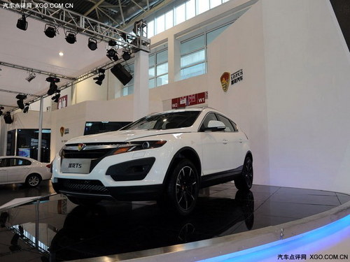 2012北京车展 青年莲花SUV T5首发亮相