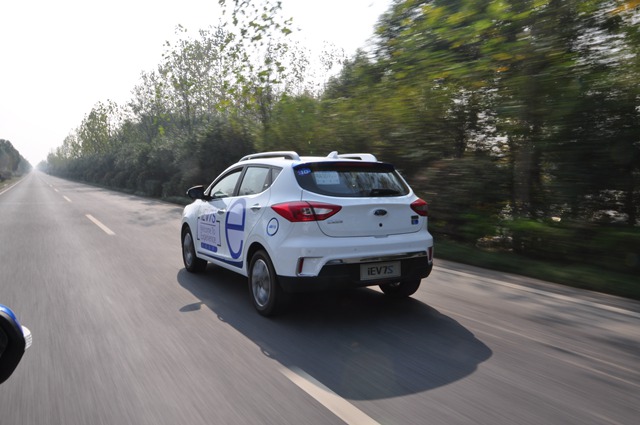 ؼȼ˹ 350km iEV7S