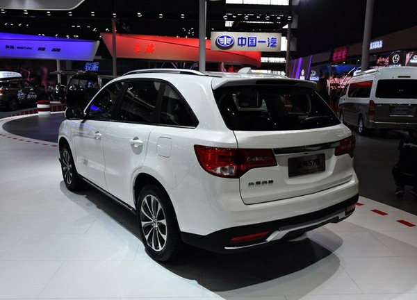 金杯s70 7座版上市 起售8.28万元