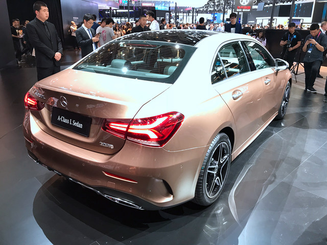 奔驰a级三厢版亮相2018北京车展