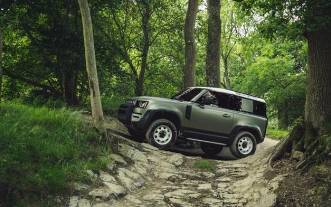 更强通过性 路虎卫士90即将亮相广州车展