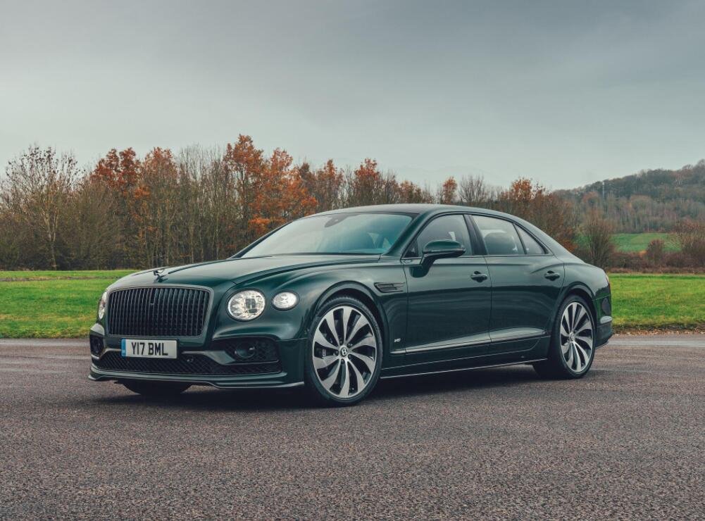 新车图赏:黑化处理 宾利飞驰v8版来袭