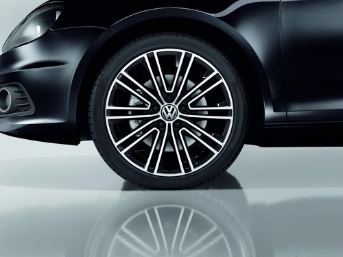 Լ32.9 EOS Exclusiveϸڷ