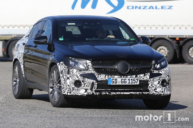 奔驰GLC450 Coupe谍照首曝光 明年初发布