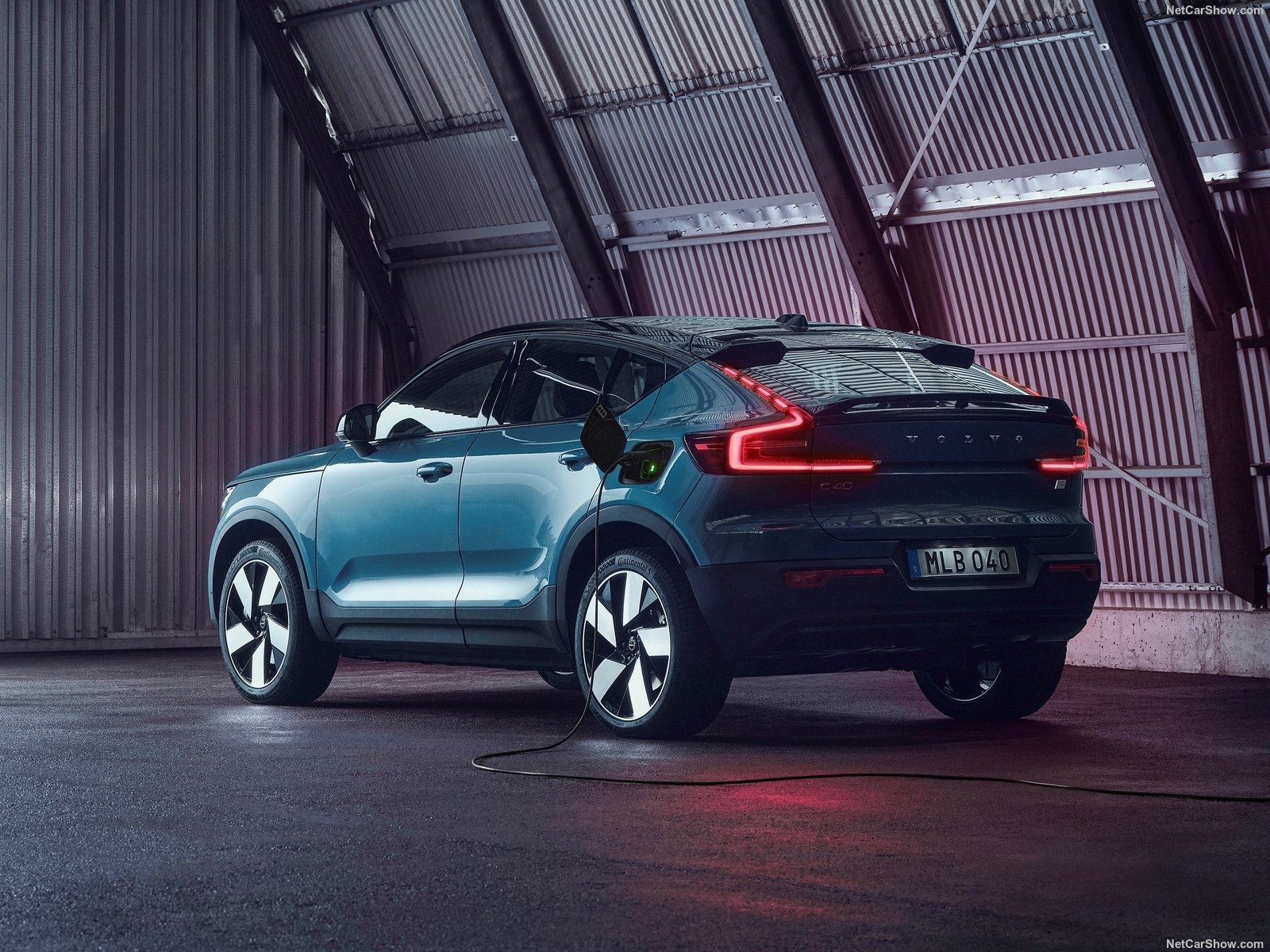 ³ͼͣC40 ֶ׿ﱳSUV