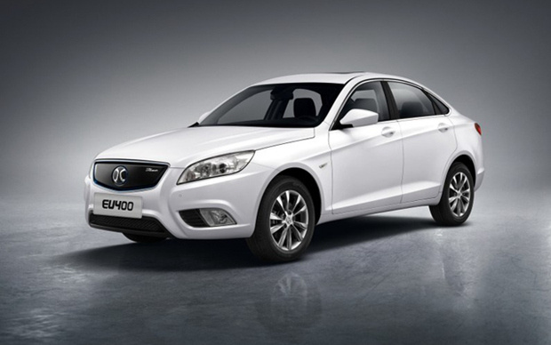 北汽eu400挑战燃油车