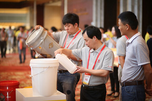 统一润滑油官网经销商查询 FCB68E2EF3D54C088AB092CC8FF8F056.jpg