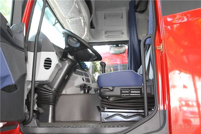 驾驶室布局更合理了