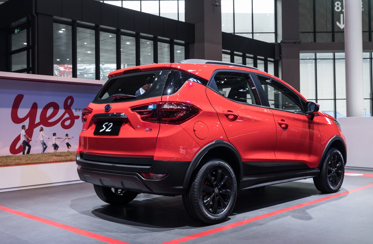性能卓越实力超群比亚迪s2震撼亮相上海车展