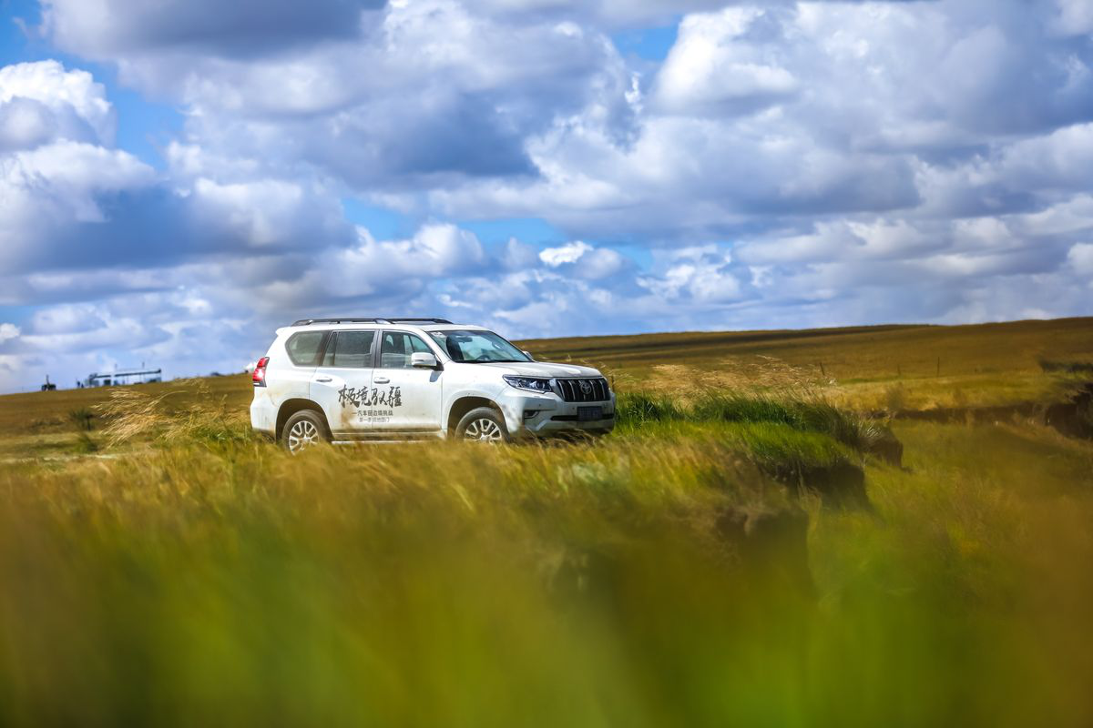 真正的硬派越野什么样?普拉多给你标准答案