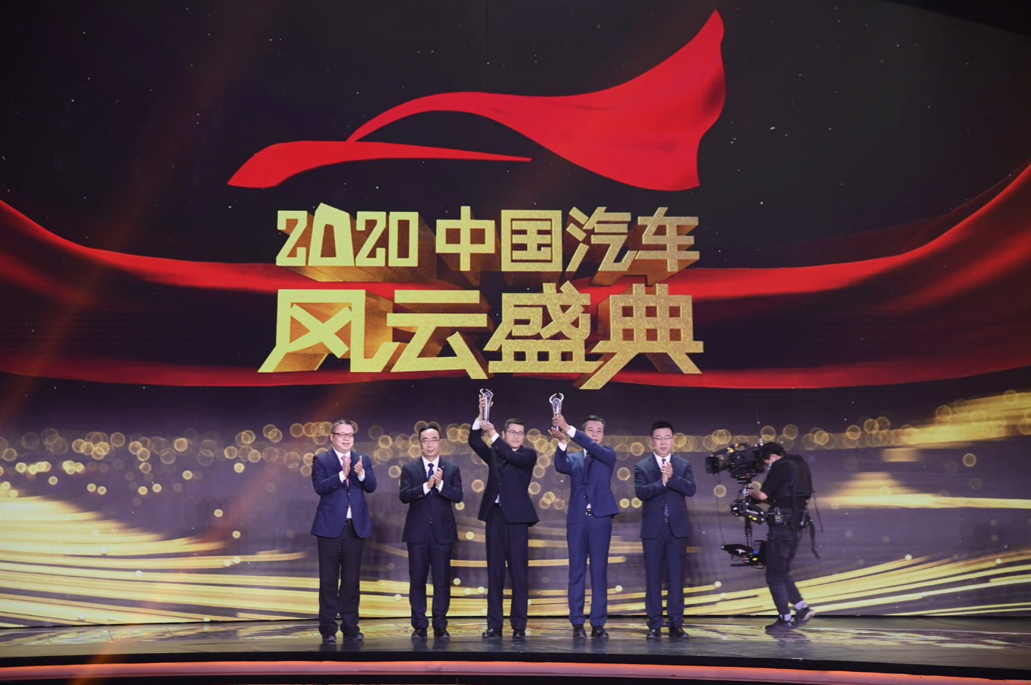 中国骄傲奇瑞汽车瑞虎8plus荣获央视评委会年度创新大奖