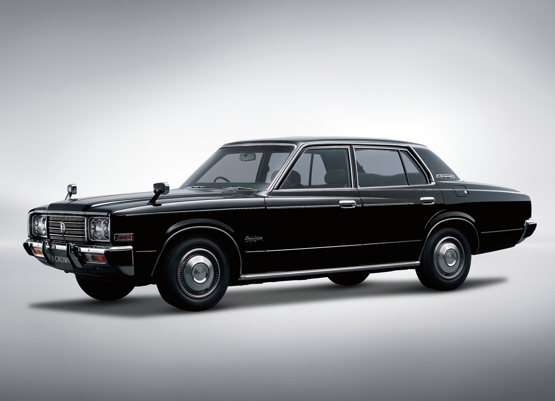 在上世纪六十年代末,第三代"皇冠crown"诞生,它不仅增加了高品质安全