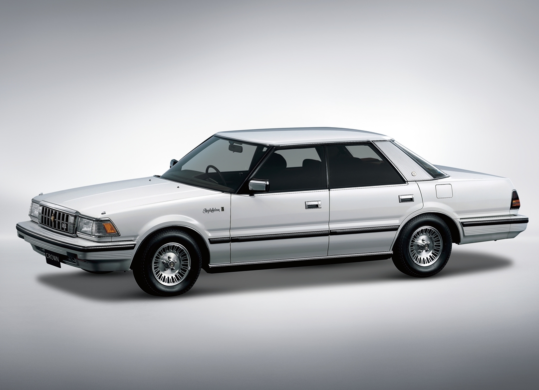 七十年代中期,第五代"皇冠crown"上市,它外观端庄,即使静止时,也展现