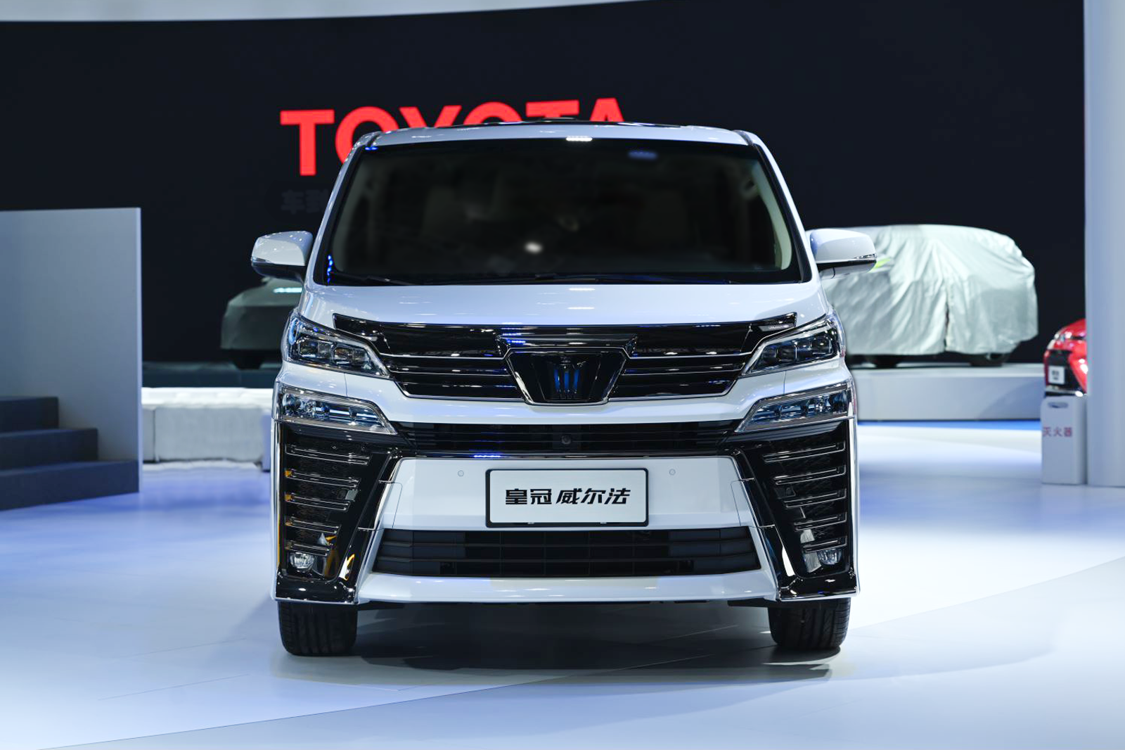 辉煌一甲子 看车坛传奇"皇冠crown"的前世今生