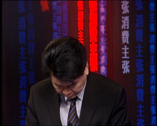 锦湖轮胎(中国)董事长李汉燮向广大消费者正式道歉。 锦湖轮胎(中国)董事长李汉燮向广大消费者正式道歉。